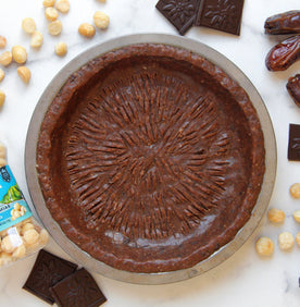 No-Bake Chocolate Macadamia Date Pie Crust